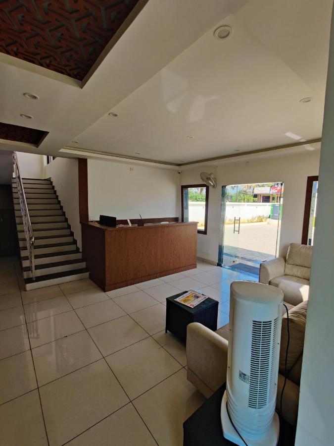 Hotel Airport City Dod Jala Extérieur photo