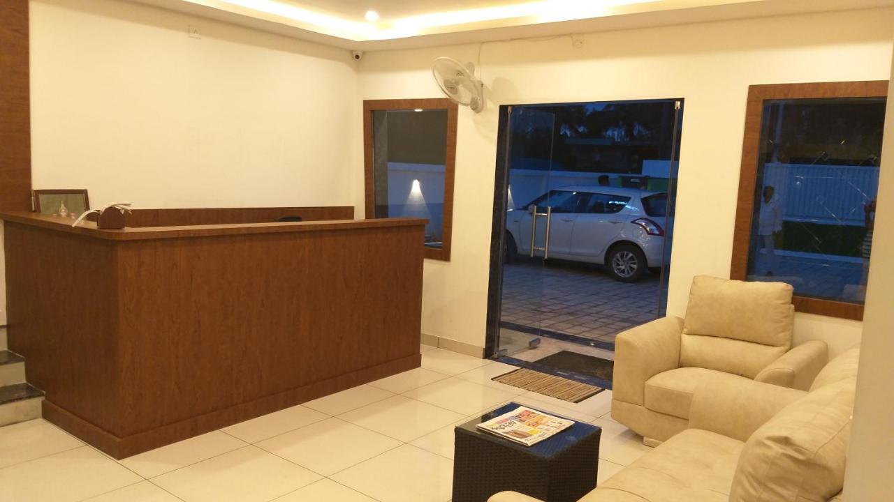 Hotel Airport City Dod Jala Extérieur photo